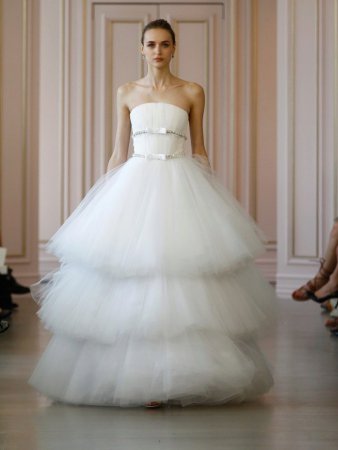 Свадебные платья: модные тенденции – 2022