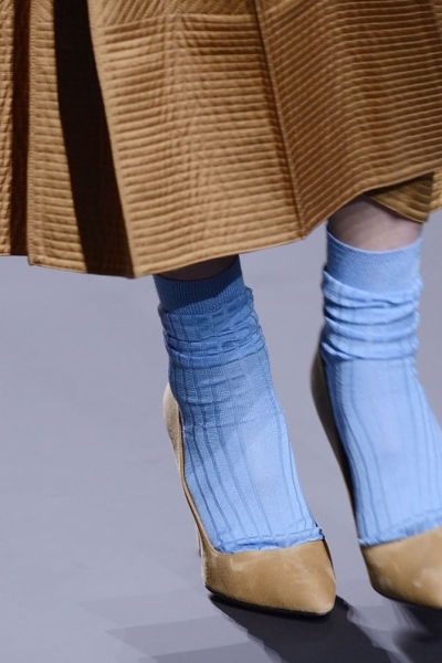 Женские носки – как носить и с чем сочетать в 2022 году