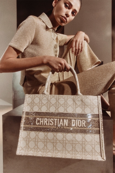 Dior представил капсулу в оттенках золота и серебра