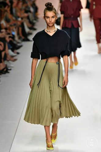 Плиссированная юбка: с чем носить и как сочетать – стиль 2022