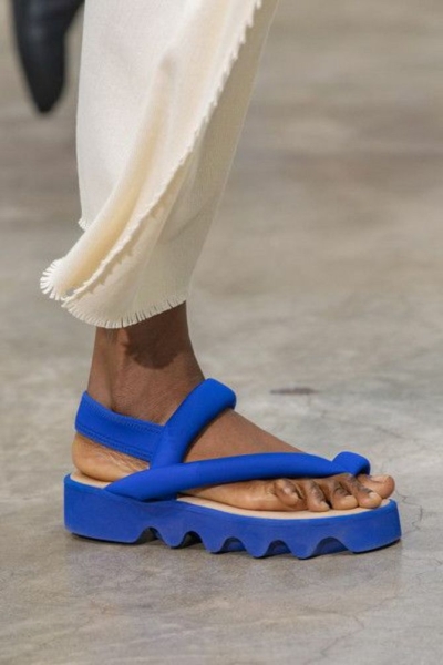 6 моделей сандалий, которые украсят ваше лето 2020