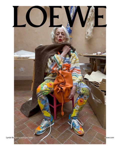 В новой кампании Loewe снялись Энтони Хопкинс и Кайя Гербер