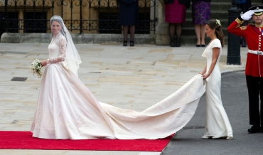 «Голое» платье Мэрилин и «оскаровский» наряд Лоуренс: почему они стоят миллионы долларов?