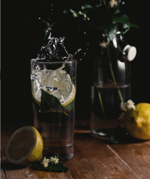 Детокс-вода с огурцом, мятой, лимоном. Почему она полезна?