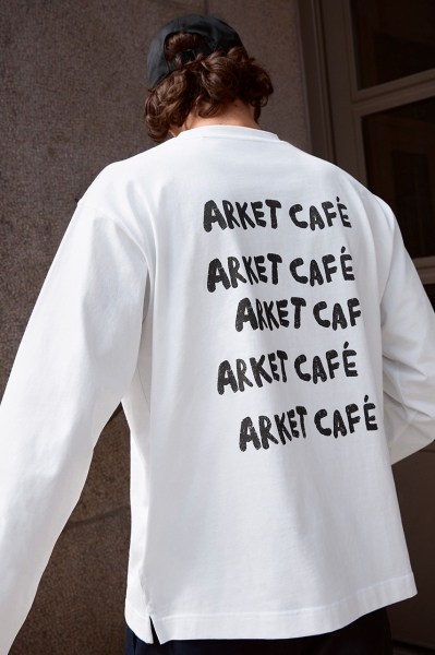 Arket посвятил коллекцию своим кафе