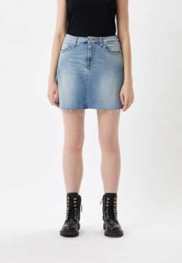 Как понять, что ваша джинсовая юбка вышла из моды: 4 самых устаревших варианта