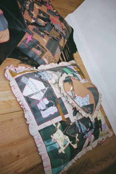 Acne Studios выпустил коллекцию винтажных украшений и товаров для дома