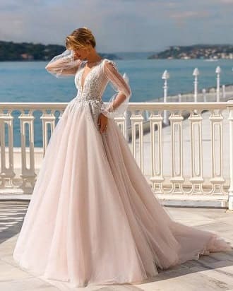 Модные свадебные платья 2023: главные тренды сезона