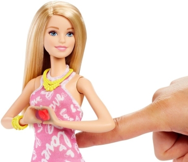 Барби-нюд — маникюр, которые делает ваши руки моложе