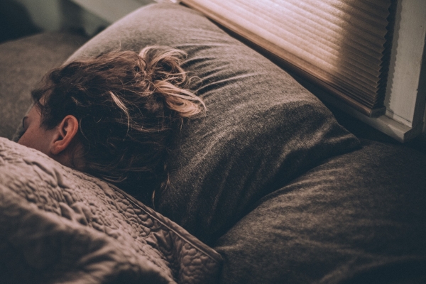 Бессонница от стресса: что делать и как помочь себе уснуть