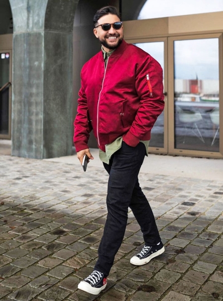 Как носить куртку бомбер парню: 4 модные стили (+бонус-видео)