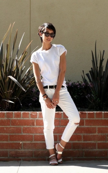 Стильные способы, как носить белые штаны этой весной (+бонус-видео)
