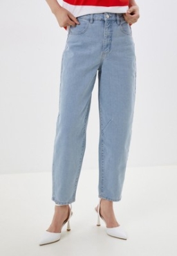 5 идеальных пар джинсов для девушек с широкими бедрами