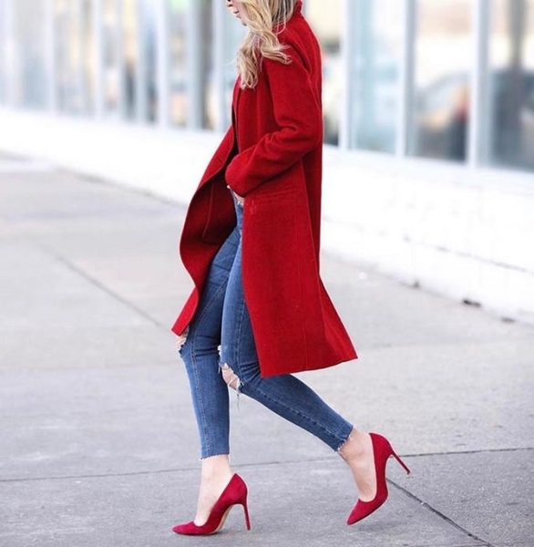 С чем носить красную обувь: стильные образы