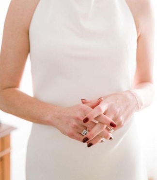 Свадебный маникюр на короткие ногти — много глазури и ретро-шик