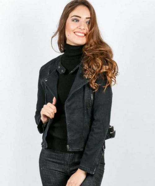 Модные джинсовые куртки на осень 2023: стильные модели для женщин