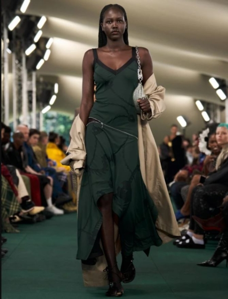 Самые топовые оттенки зеленого в сезоне весна-лето 2024 на Milan Fashion Week (+бонус-видео)