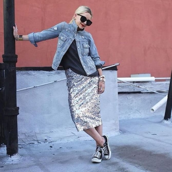 Как носить серебряную юбку этой осенью: модные идеи