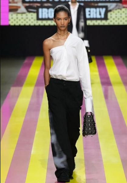 Paris Fashion Week: показ Dior весна-лето 2024 (+бонус-видео)