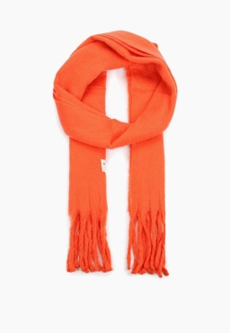 Утепляемся с помощью шарфа: 3 модных способа от стилиста