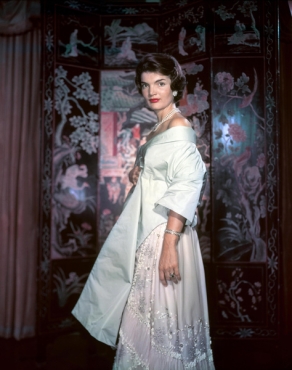 История одного образа: розовый костюм Джеки Кеннеди, в котором она была в день убийства мужа