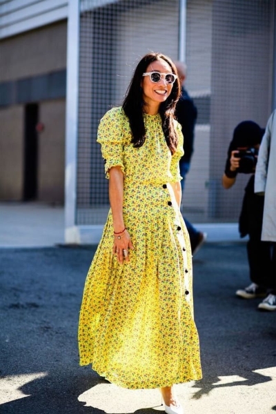 Модные желтые платья весна-лето 2024: стильные модели