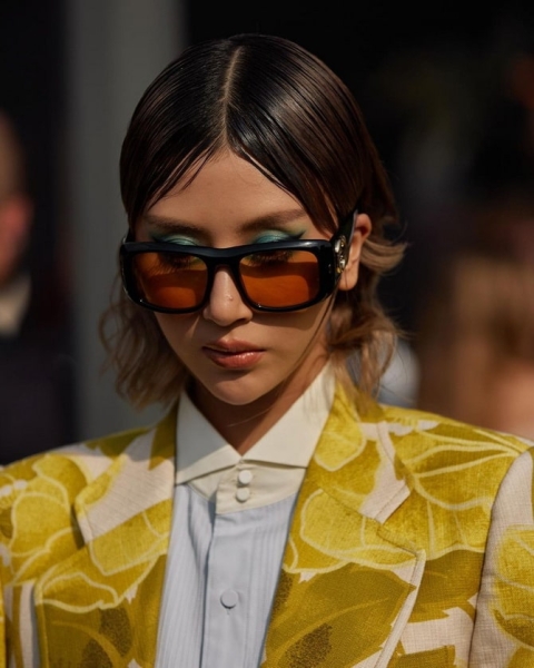 Солнцезащитные тонированные очки: как носить модные очки с цветными линзами